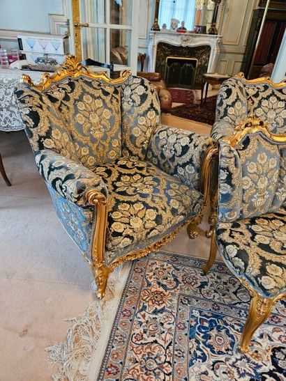 Gilded carved wood salon with rocaille, shell...