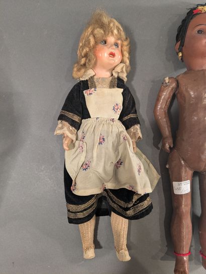 Set of four dolls
A regional all-composition...