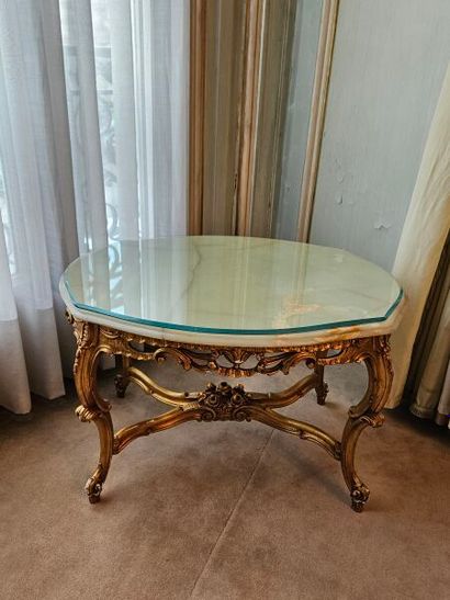 Contour-shaped coffee table in carved and...