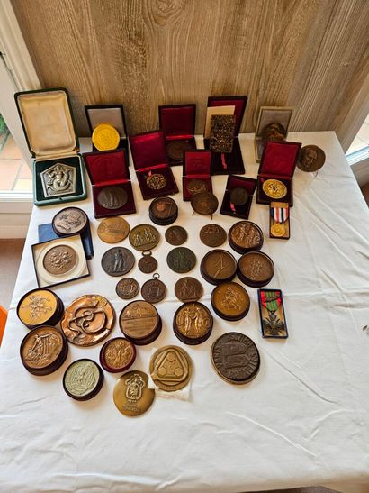 Batch of various commemorative medals and...