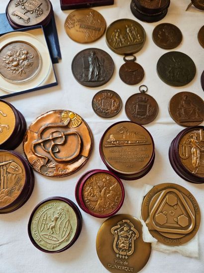Batch of various commemorative medals and...
