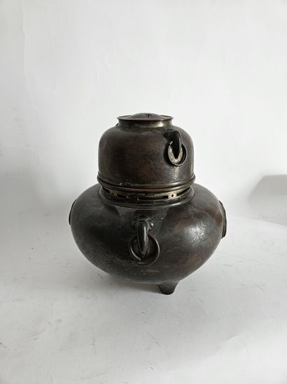 INDOCHINA
Brown patina metal incense burner...