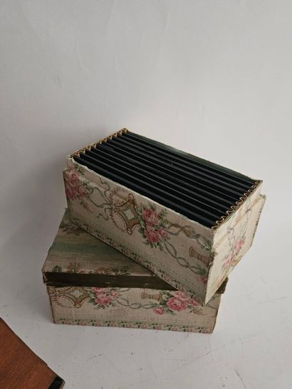 Two stereoscopic viewers and a set of glass...