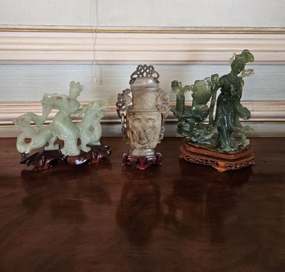Lot of hard stones including two groups kwan...