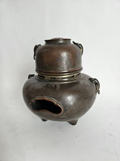 INDOCHINA
Brown patina metal incense burner...