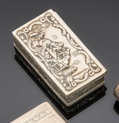 Silver snuffbox ≥ 800‰, chased with a tavern...