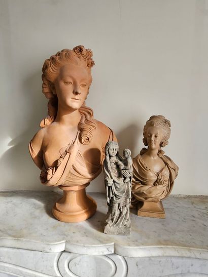Set of three groups comprising two busts...