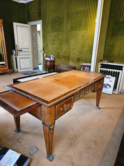 Veneered flat desk with three drawers in...