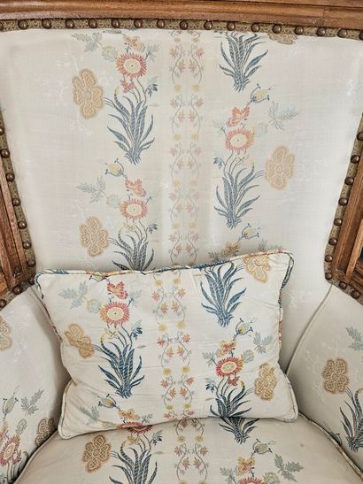 Louis XVI-style molded natural wood Bergère...