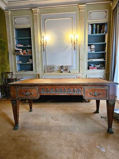 Veneered flat desk with three drawers in...