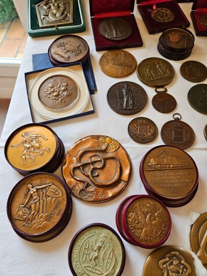 Batch of various commemorative medals and...