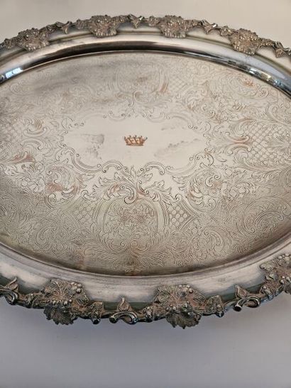 Large serving tray with two handles in silver-plated...