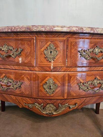 Curved chest of drawers with three drawers...