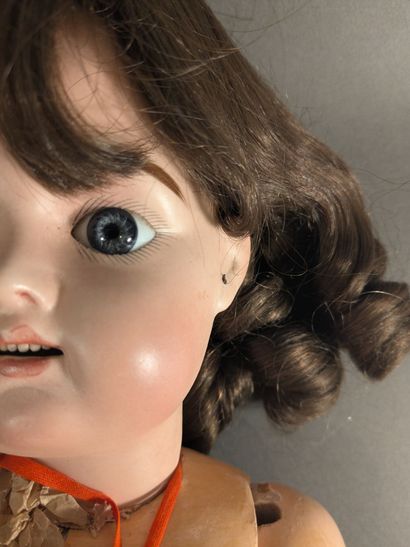 Doll, porcelain head marked DEPOSÉ, fixed...