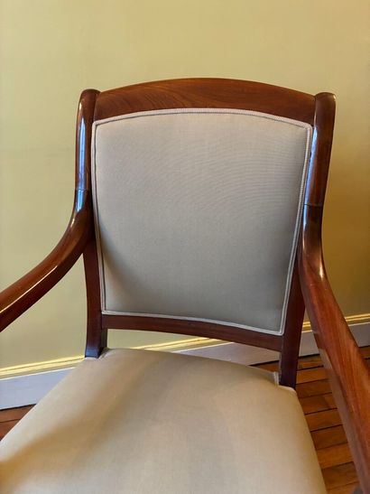 Mahogany armchair, scrolled armrest, inverted...