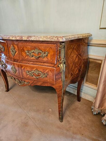 Curved chest of drawers with three drawers...
