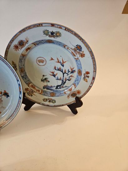 CHINA and JAPAN
Set of five porcelain plates...