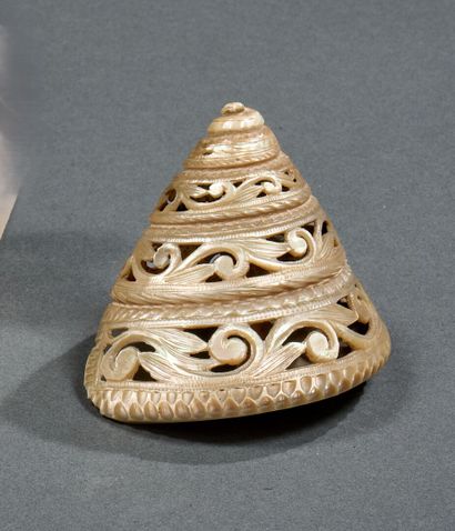 Convict work
Small mother-of-pearl shell...