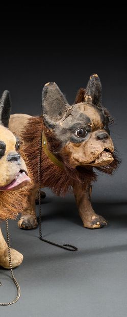 Brown barking bulldog, with mechanism, in...