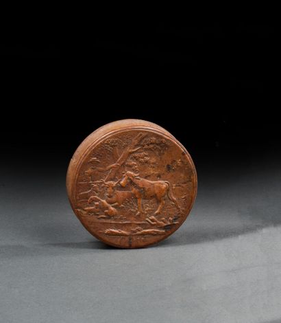 Boxwood pill box decorated with cows
Tortoiseshell...