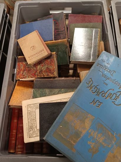 Set of two crates of 19th- and 20th-century...