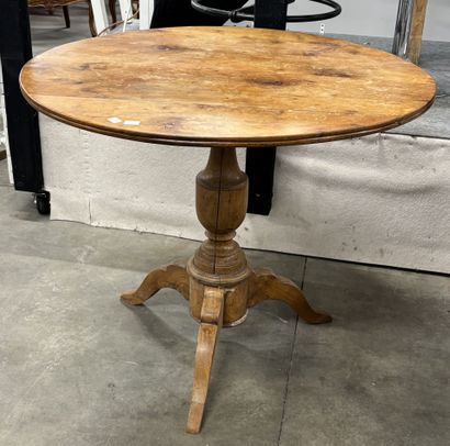 Tripod pedestal table in natural wood
Diam....