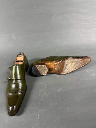 HENRIQUE HENKO
Two pairs of men's leather...
