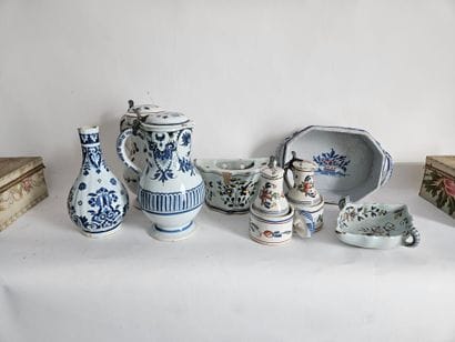 SINCENY
Earthenware set composed of two covered...