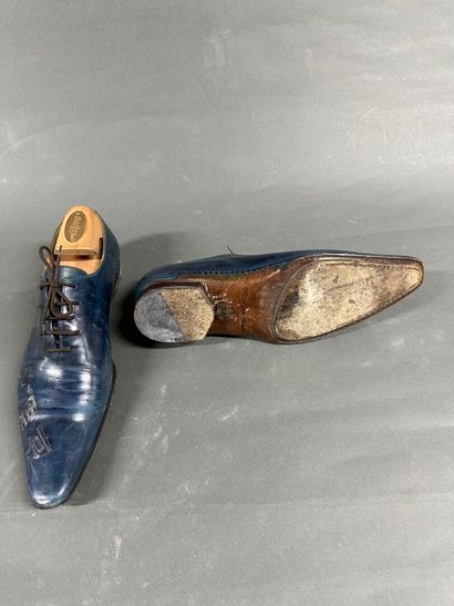 HENRIQUE HENKO
Two pairs of men's leather...