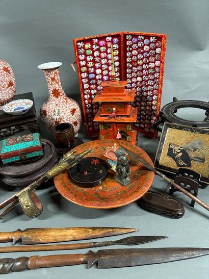 ASIA
Assortment of various Asian objects,...