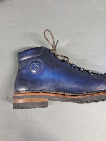 CARLOS SANTOS for JMLEGAZEL
Pair of men's...