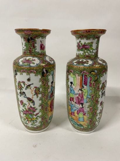 CANTON
Pair of cylindrical vases 
Decorated...