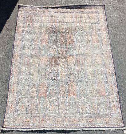 INDO-PERSAN
Large wool carpet with blue and...
