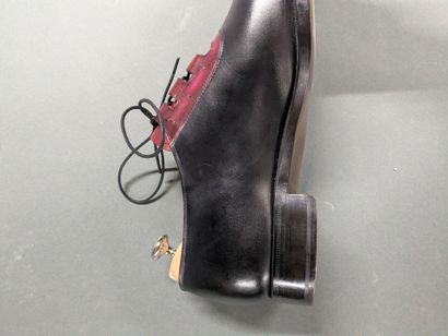 CARLOS SANTOS
Two pairs of men's leather...