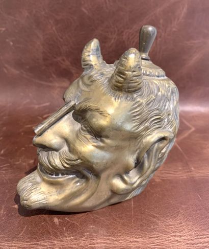 RONSON
Pyrogen depicting a devil's head in...