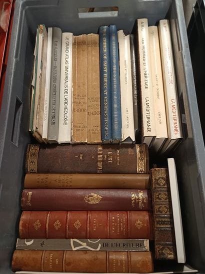 Set of two boxes of art books
