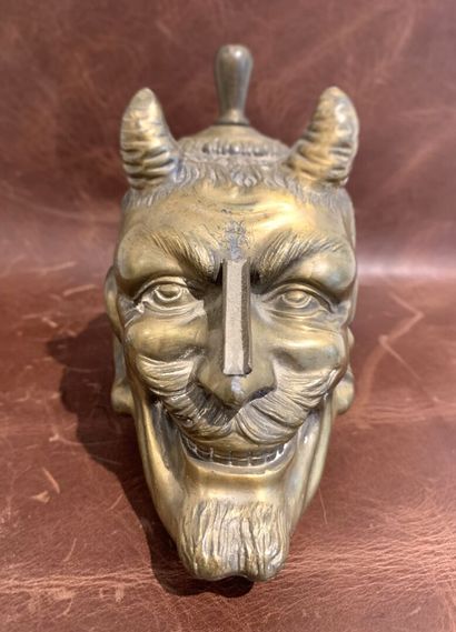 RONSON
Pyrogen depicting a devil's head in...