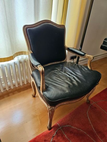 Pair of armchairs with flat backs, made of...