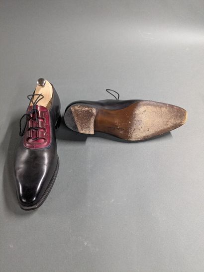 CARLOS SANTOS
Two pairs of men's leather...