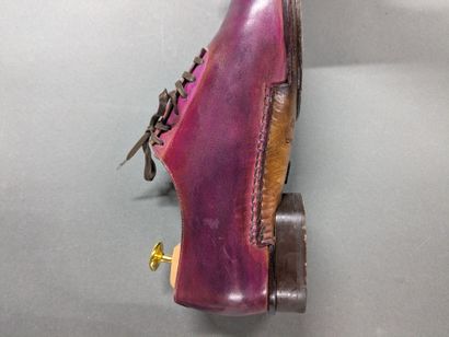 HENRIQUE ENKO
Two pairs of men's leather...