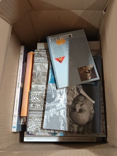 Two boxes of art history and archaeology...