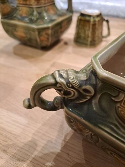 MANUFACTURE DE CHOISY LE ROI
Glazed earthenware...