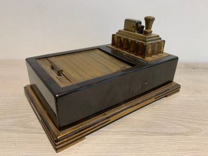 RONSON TOUCH-TYPE
Two tabletop pyrogenic...