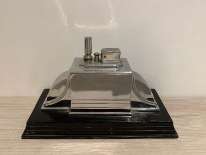 RONSON TOUCH-TYPE
Tabletop lighter made of...