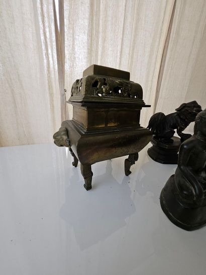 60
CHINA THAILAND
Seated Buddha, Height:...