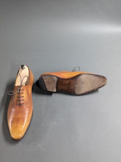 CARLOS SANTOS
Two pairs of men's leather...