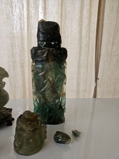 Set of six nephrite figurines (with chips...