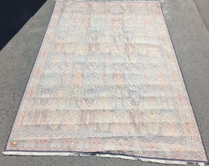 INDO-PERSAN
Large wool carpet with blue and...