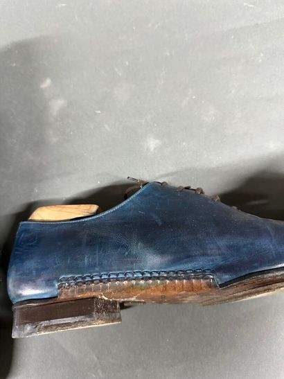 HENRIQUE HENKO
Two pairs of men's leather...