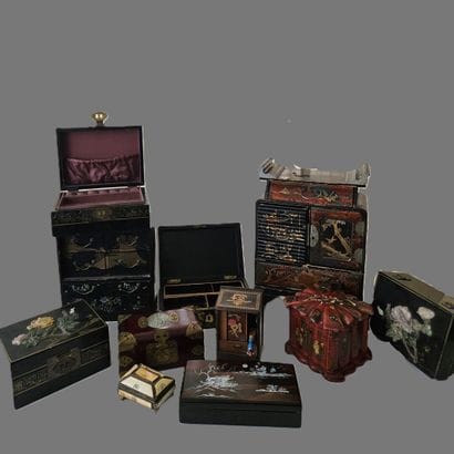 CHINA 
Set of eleven lacquered wooden boxes...